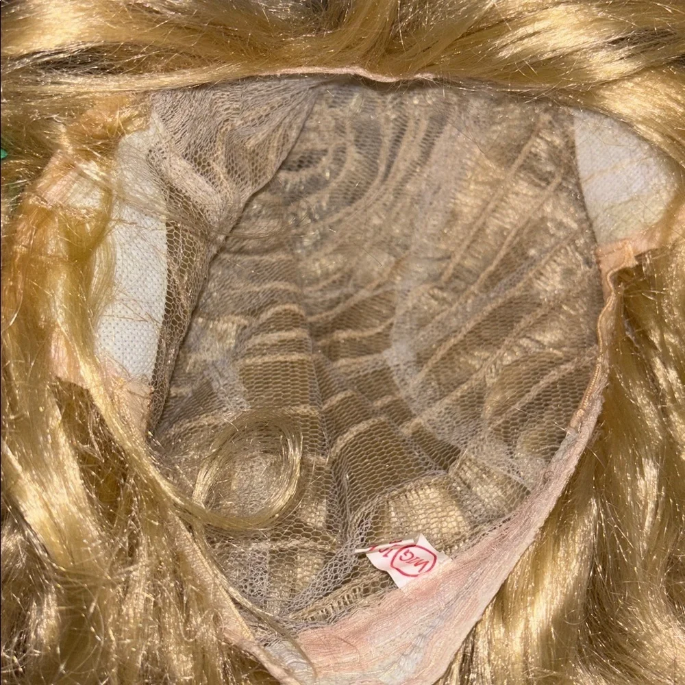 Blonde Barbie curly hair wig - Picture 8 of 14